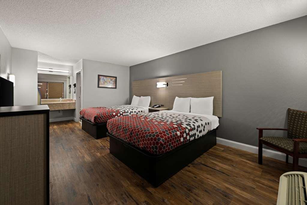 Econo Lodge Richmond Room photo