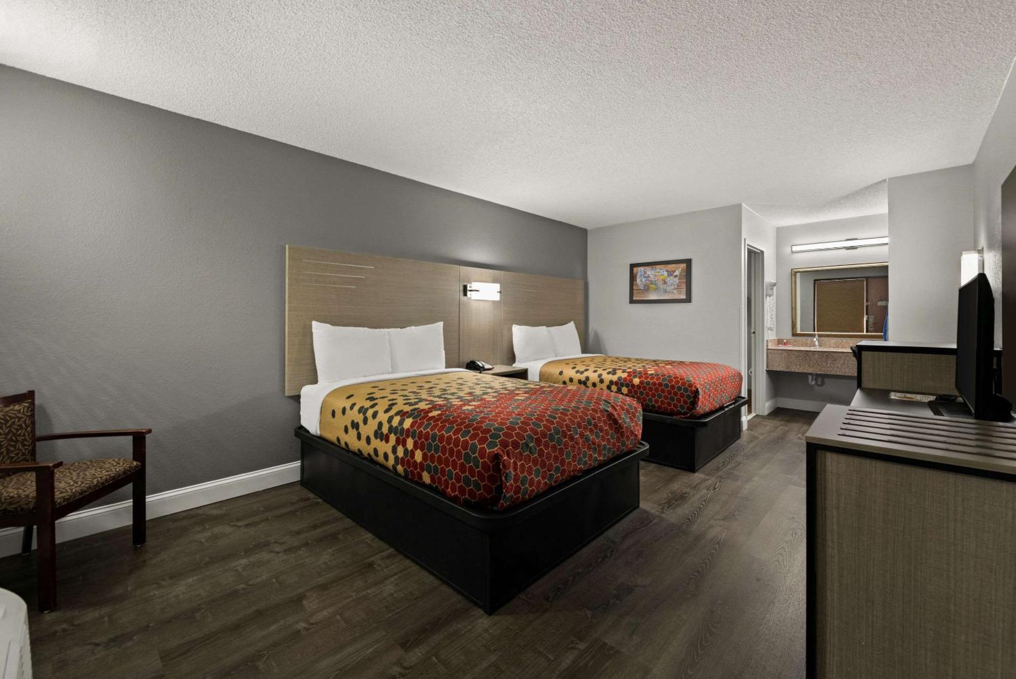 Econo Lodge Richmond Exterior photo